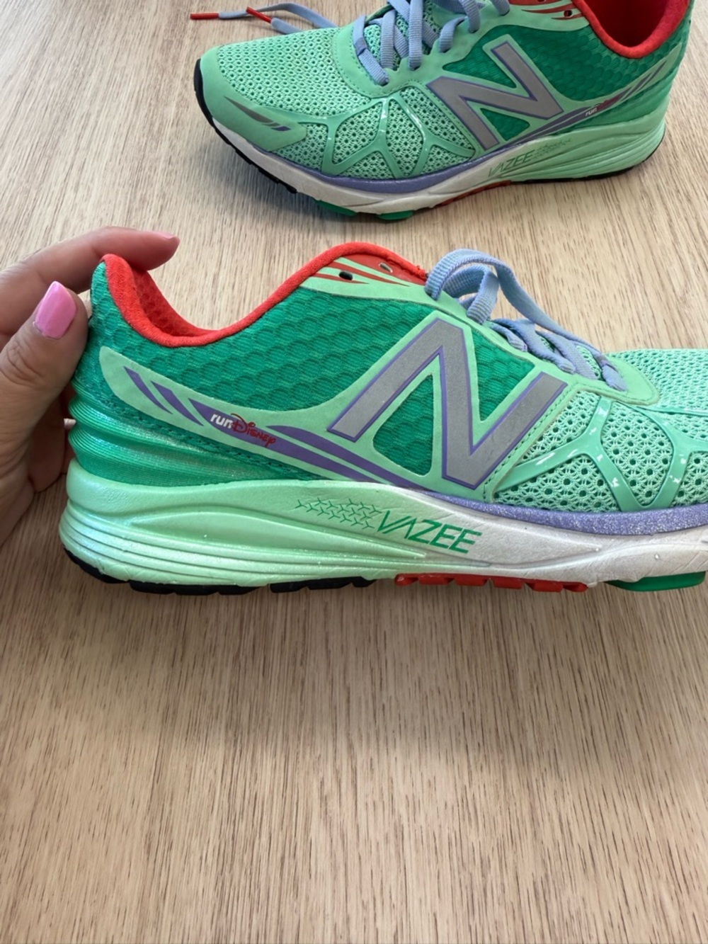 Disney Little Mermaid New Balance 2016 running shoe 8 - Picture 4 of 13